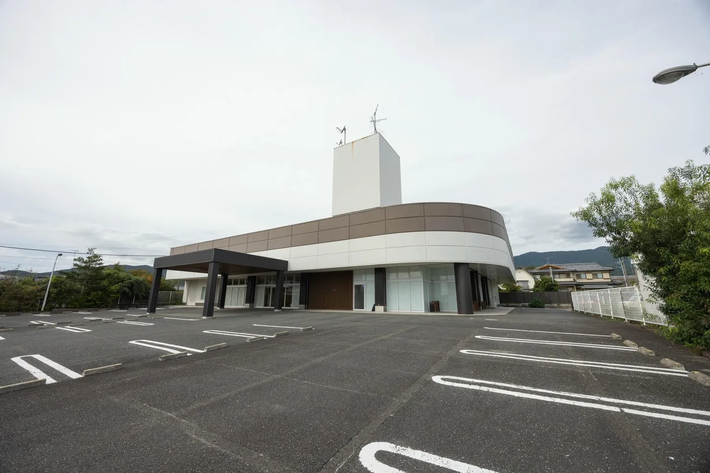 小城・多久・神埼・鳥栖・江北地域の斎場の外観